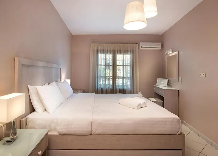 Pipini Luxury לימנאס